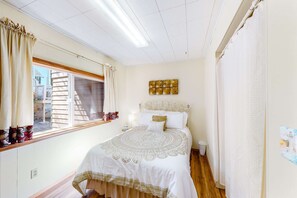 3 habitaciones, tabla de planchar con plancha, cuna de viaje y wifi 