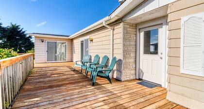 Classic home with partial ocean views and horseshoe pit close to beach