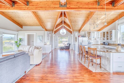 Elegant home with sauna private hot tub and ocean views accessible by elevator