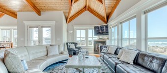 Elegant home with sauna private hot tub and ocean views accessible by elevator