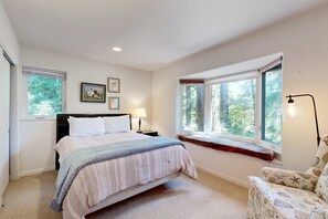 3 bedrooms, iron/ironing board, travel crib, WiFi