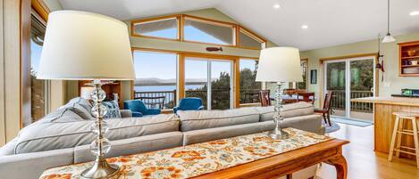 Télévision, jeux vidéo, lecteur de DVD, baby-foot