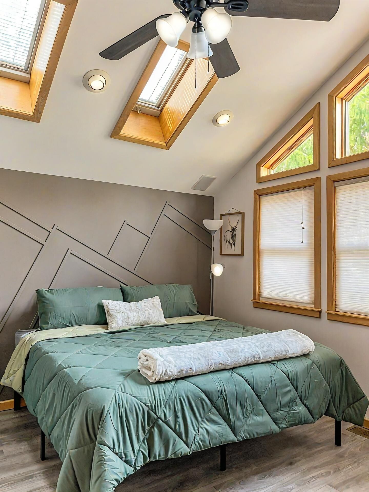 3 chambres, fer et planche à repasser, Wi-Fi, draps fournis