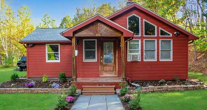 Stylish Mountain Cabin Close To Jiminy Peak