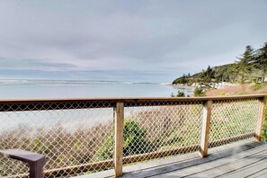 Property grounds - Bright Oceanfront Home with Stunning Pacific & Bay Views - Near Town (Netarts)