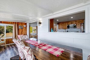 Dining - Gorgeous home overlooking the bay near a boat launch dog friendly (Garibaldi)