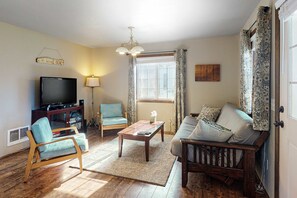 Televisión y oficina 