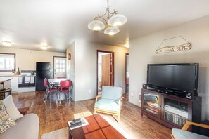 Televisión y oficina 