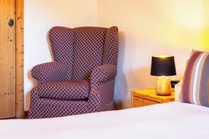 Double Room, Mobility Accessible | In-room safe, desk, laptop workspace, free WiFi - La Fiorida Agri Relais (Mantello)