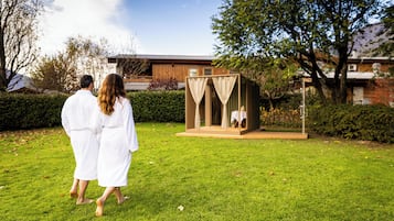 Behandlungsräume für Paare, Sauna, Whirlpool, Dampfbad