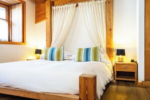 Comfort Double Room, Mountain View | In-room safe, desk, laptop workspace, free WiFi - La Fiorida Agri Relais (Mantello)
