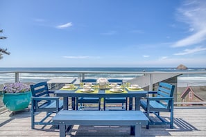 Outdoor dining - Incredible Ocean Views Free WiFi Great Location (Oceanside)