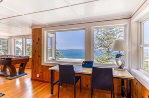 Interior - Spacious ocean view home with wood fireplace grill and deck dog friendly (Oceanside)