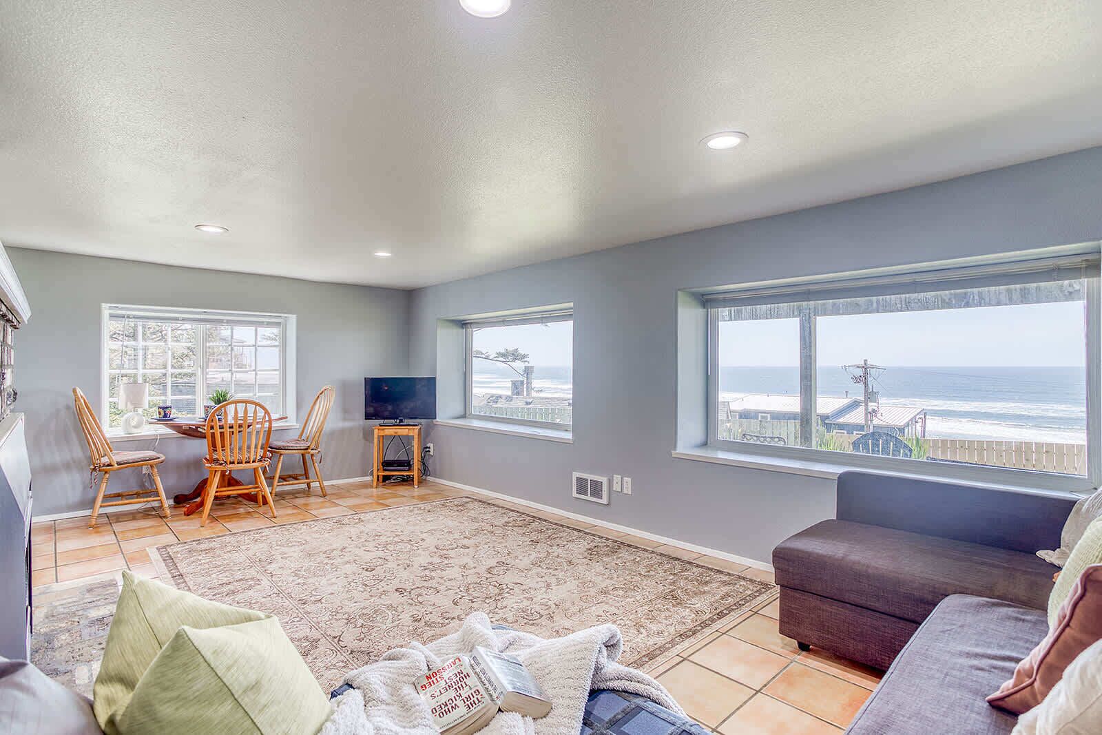 TV, fireplace, DVD player