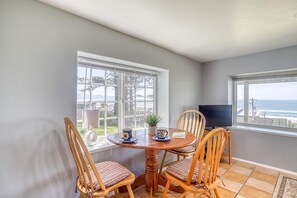 Dining - Oceanview Escape with Sweeping Views and Easy Beach Access (Oceanside)