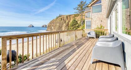 Charming Oceanfront Getaway with Gorgeous Water Views and Easy Beach Access