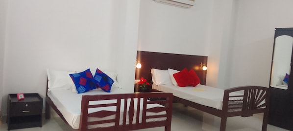 Deluxe Double or Twin Room, Garden View | Iron/ironing board, free WiFi - CHAN MAISON (Puducherry)
