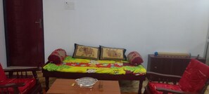 Deluxe Double or Twin Room, Garden View | Iron/ironing board, free WiFi - CHAN MAISON (Puducherry)