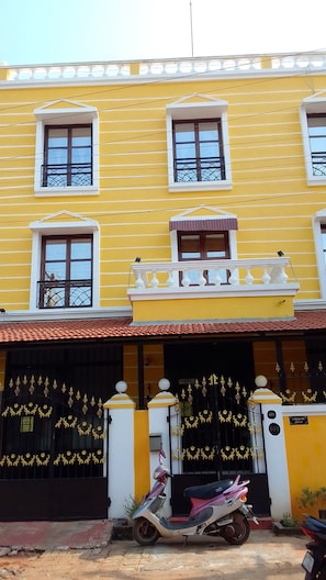 Front of property - CHAN MAISON (Puducherry)
