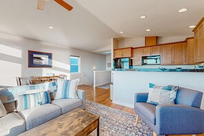 TV, fireplace, table football - Spectacular ocean view home with fireplace and large decks dog friendly (Oceanside)