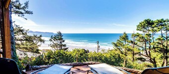 Cozy house with WiFi sweeping ocean views and nearby beach access