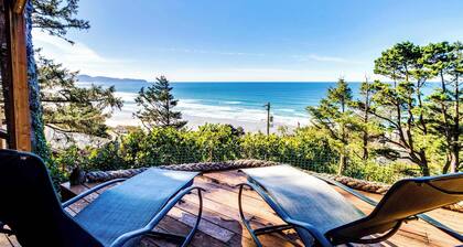 Cozy house with WiFi sweeping ocean views and nearby beach access