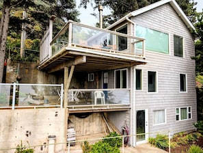 Exterior - Airy Beach Home with Two Decks, Ocean Views - Close to Beach Access (Oceanside)