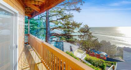 Perfect oceanside getaway with magnificent ocean views and beach nearby