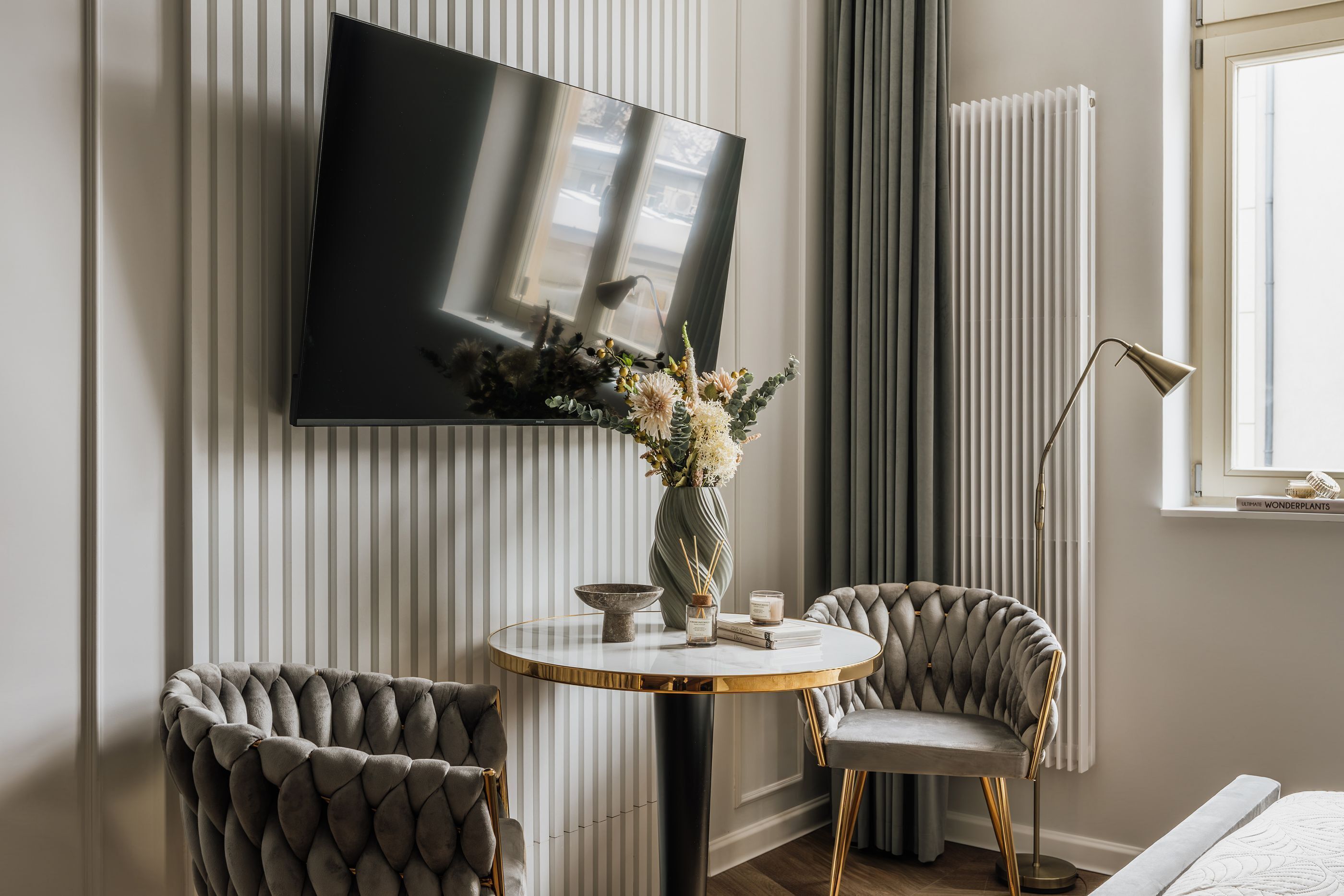 Comfort Studio Suite, City View | In-room dining