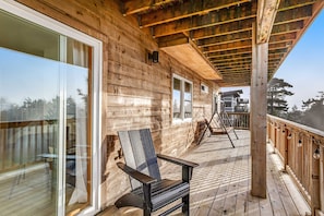 Terrace/patio - Dog friendly home with ocean views deck washer dryer grill and fireplace (Oceanside)