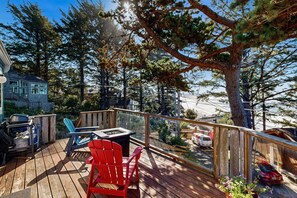 Property grounds - Charming home with wonderful ocean views ping pong game room WiFi decks (Oceanside)