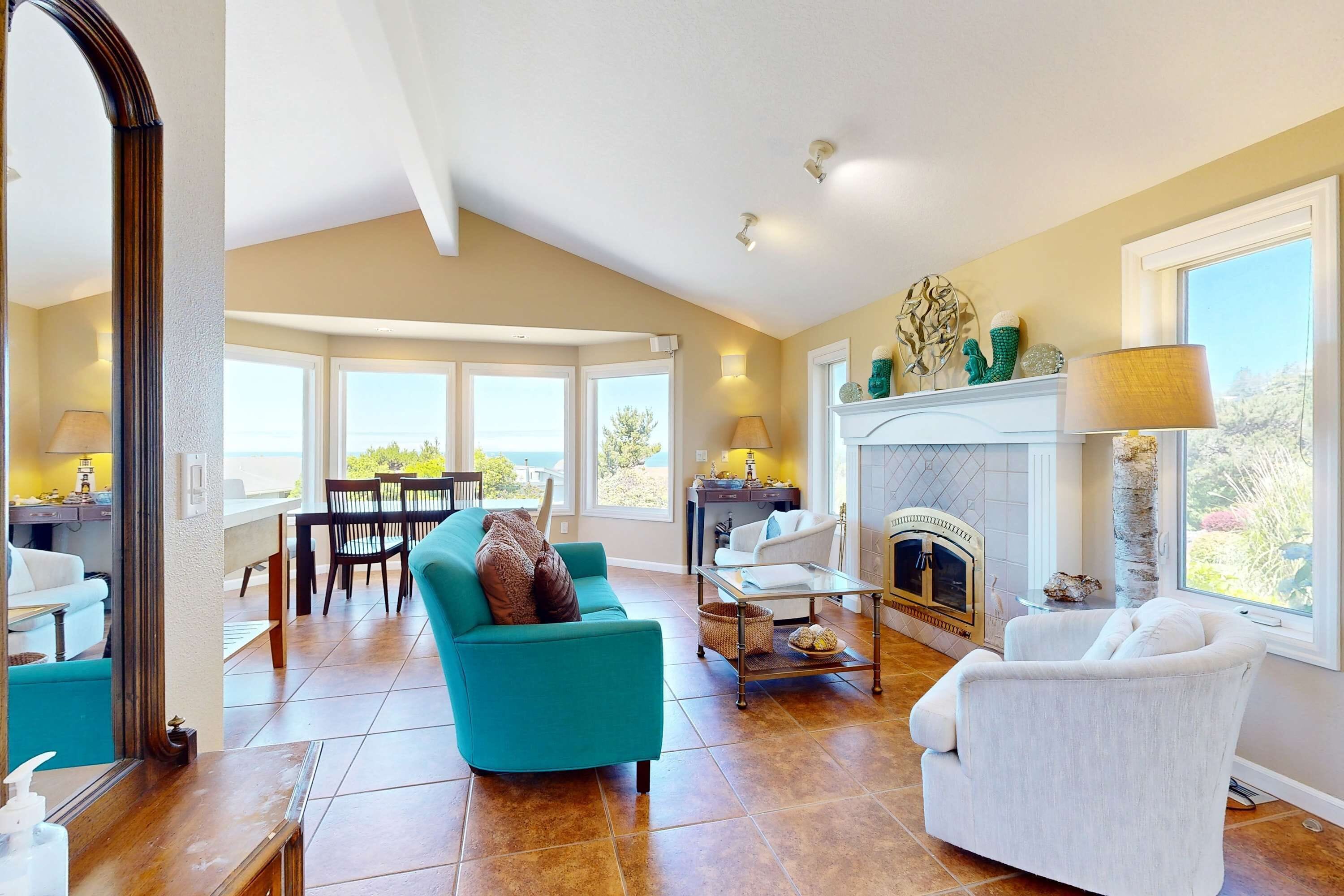 Fernseher, Kamin, Stereoanlage, Arbeitsbereiche