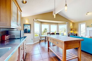 Interior - Stunning coastal home with ocean views firepit and media room walk to beach (Oceanside)