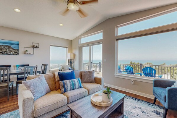 TV, fireplace, table football, offices - Sweeping ocean view home with fireplace grill and foosball table dog friendly (Oceanside)