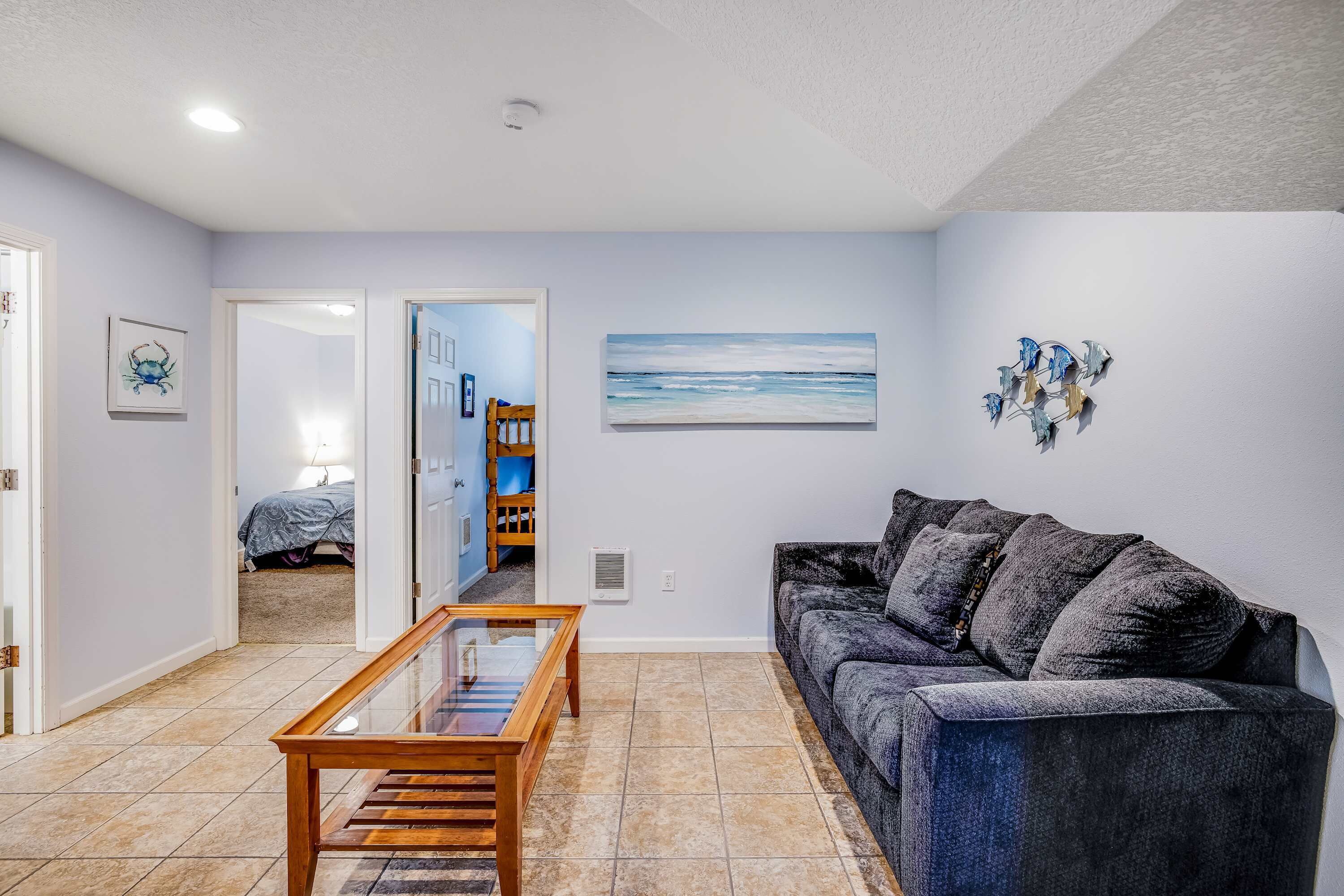 Just Across Street From Beach Ocean Views And Bright Interior Dog Friendly - Tillamook, OR