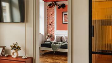 Familie appartement, balkon, uitzicht op stad | Een strijkplank/strijkijzer, gratis wifi