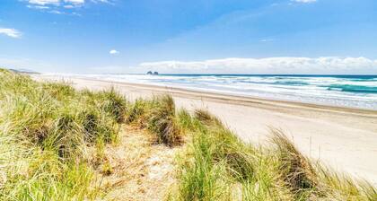 Charming Dog Friendly Home Close to Shops and Restaurants Minutes to Beach