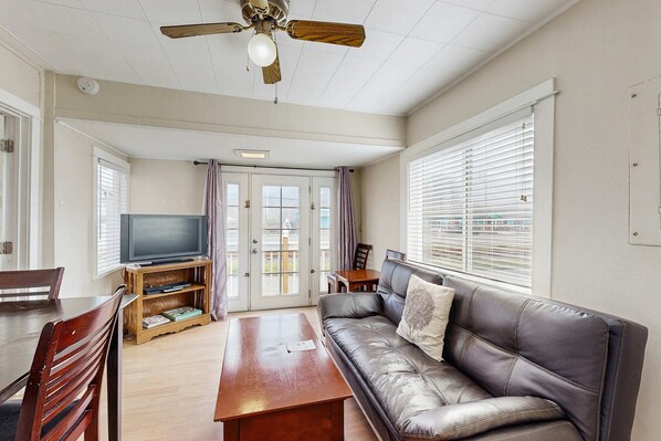 Téléviseur, bureau