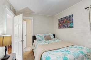 1 bedroom, internet, bed sheets
