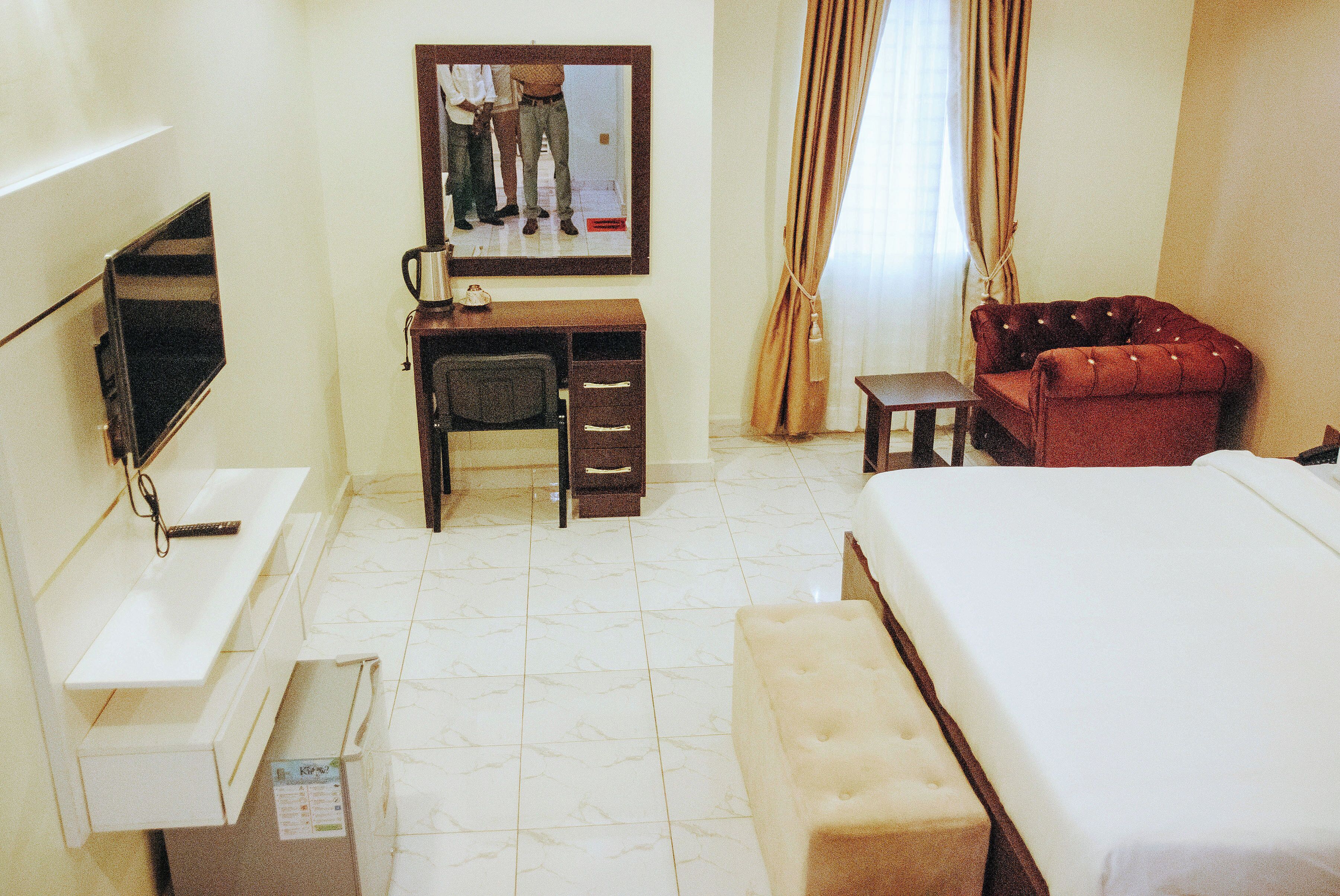 Desk, laptop workspace, soundproofing, free WiFi