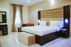 โต๊ะทำงาน, พื้นที่ทำงานแบบใช้แล็ปท็อป, ห้องเก็บเสียง, Wi-Fi ฟรี