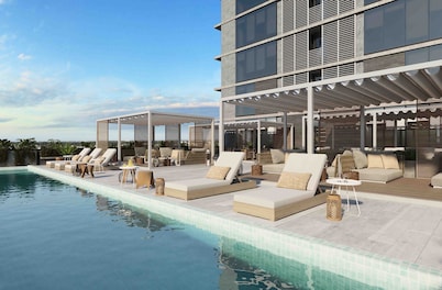 Modern and bright Premium studio with amenities in the heart of Buenavista