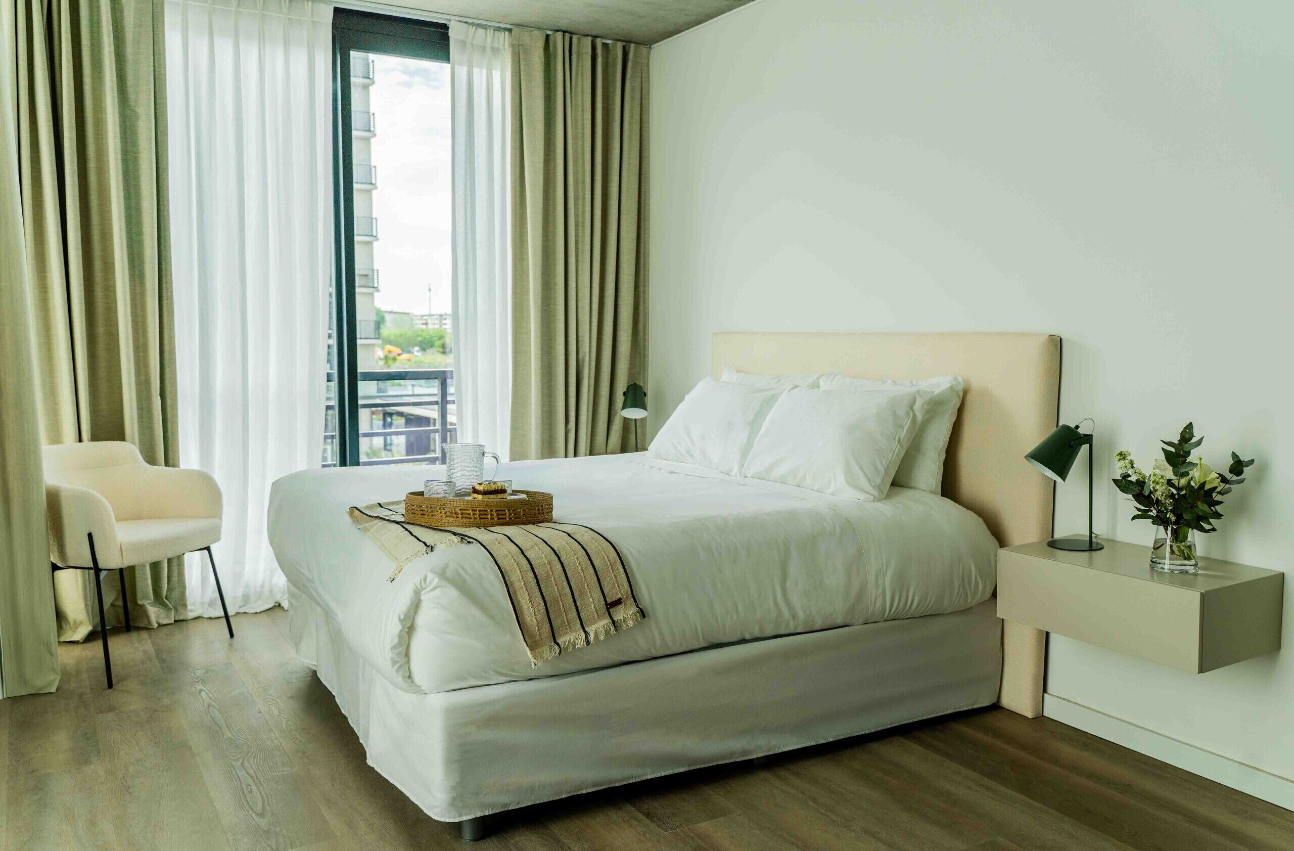 Free WiFi, bed sheets