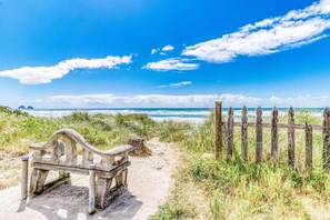 Beach nearby - Coastal room near the beach and downtown dog friendly (Rockaway Beach)
