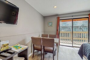 Interior - Dog Friendly Spacious Room Located Near the Beach and Downtown (Rockaway Beach)