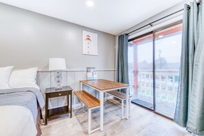 WiFi, bed sheets - Dog Friendly Room with Kitchen Located Near the Beach and Downtown (Rockaway Beach)