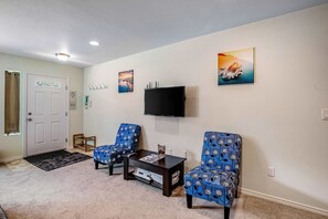 Interior - Beachside home with central AC washer dryer 1 minute walk to beach (Rockaway Beach)