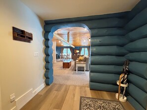 Living area - Fabulous Log Suite in charming Ephraim (Sister Bay)