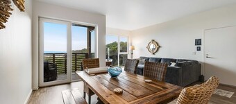 Modern Condo on the Beach with Spectacular Views