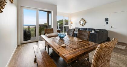 Modern Condo on the Beach with Spectacular Views
